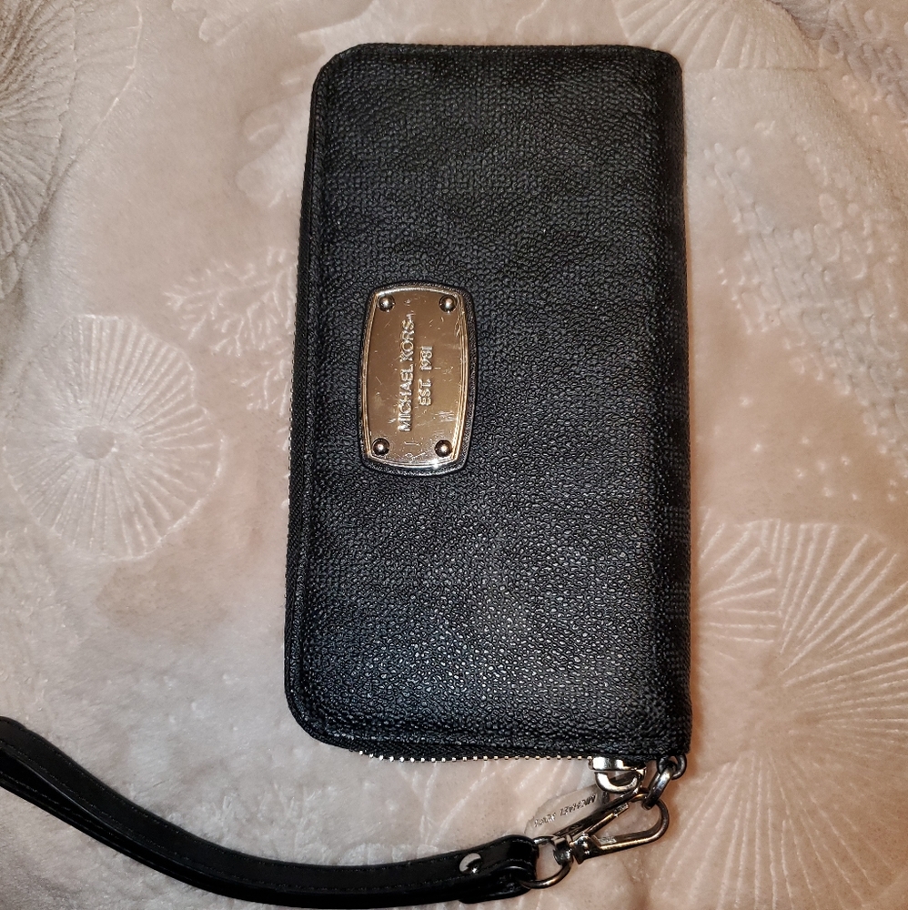 Michael kors wallet